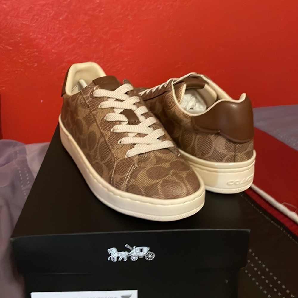 BRAND NEW Coach low line coated canva tan sneakers - Picture 1 of 6